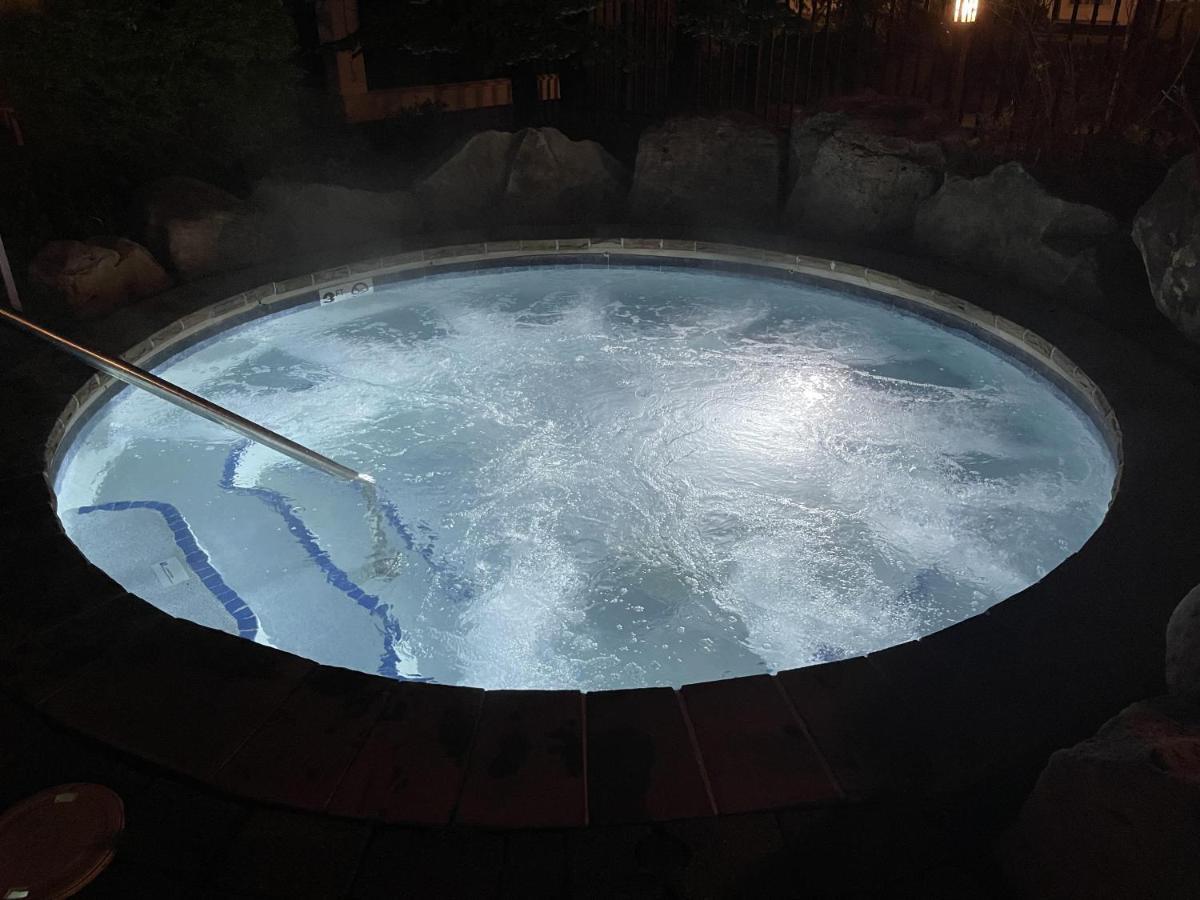Allegheny Spring 239 King, Bed/Ski-In, Out/Pool & Hot Tub Snowshoe Exterior photo